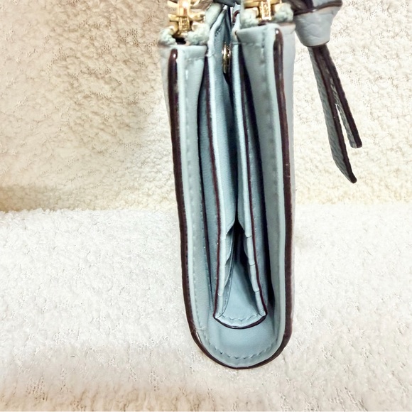 Stack - 2 Kate Spade wallets - Picture 3 of 14